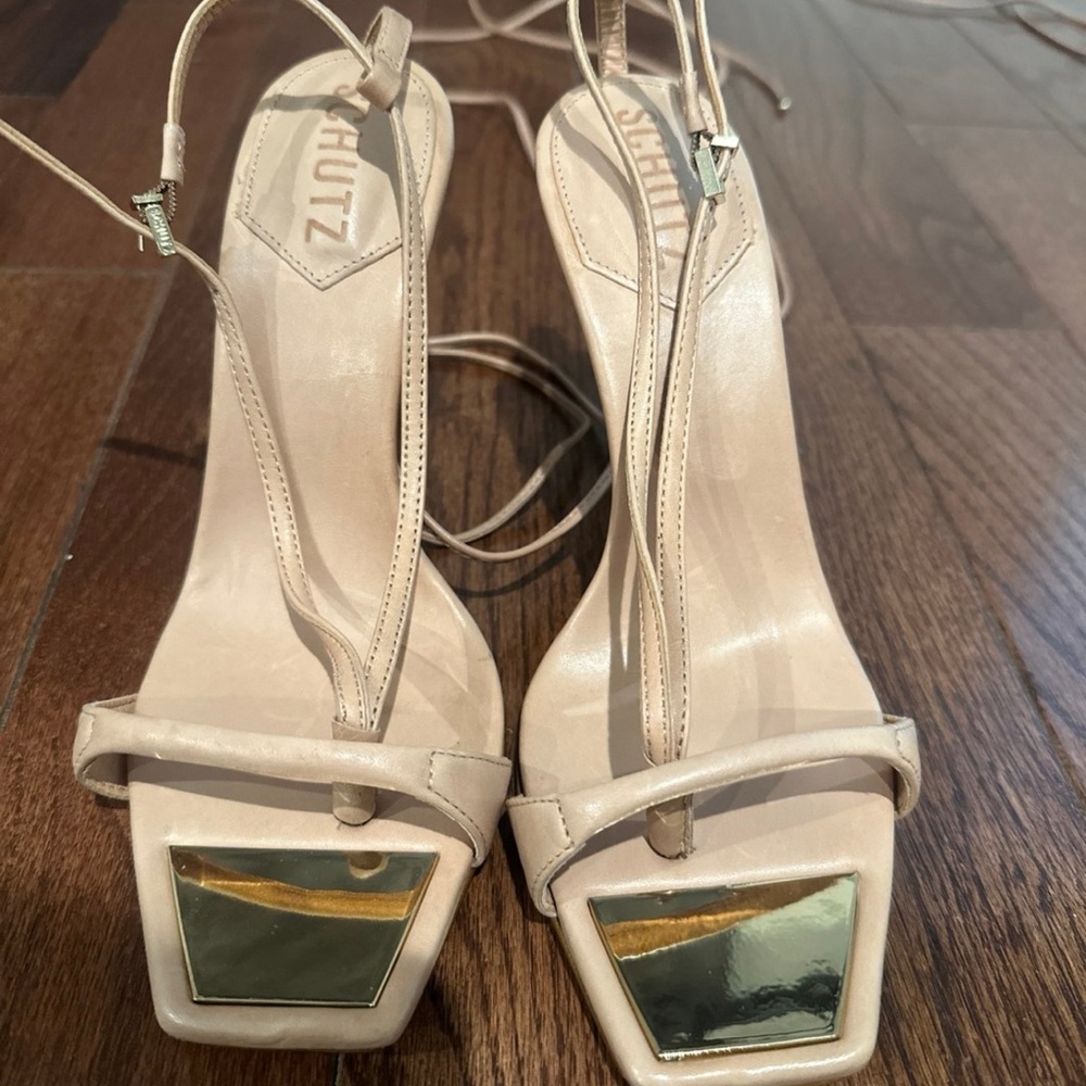 SCHUTZ Nude Heels with Metallic Gold Accent
